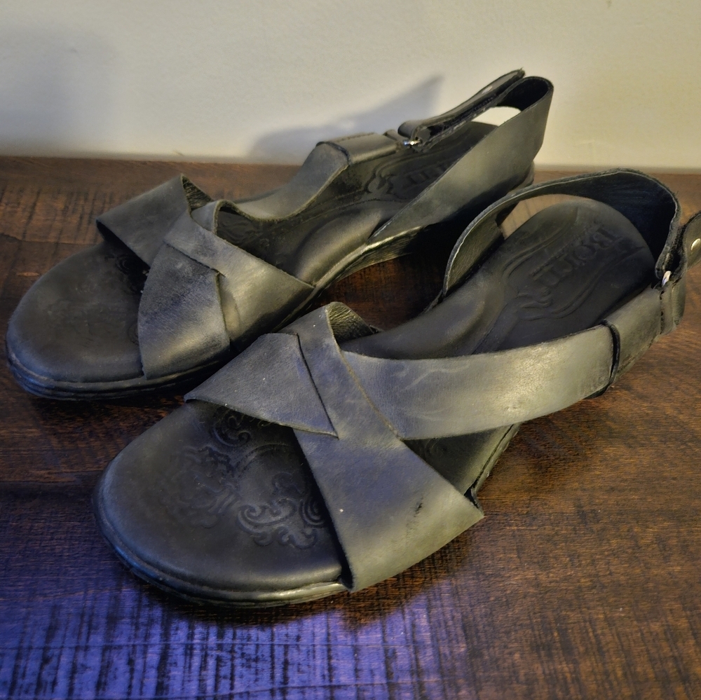 Born Leather Black Women's Sandals